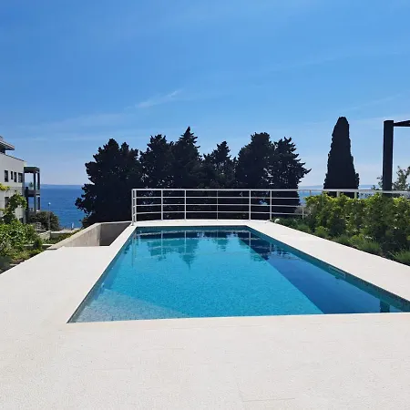 דירה With Private Pool