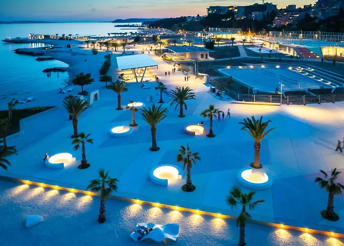 With Private Pool Апартаменты *