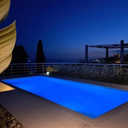 Apartment With Private Pool