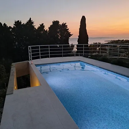 With Private Pool *