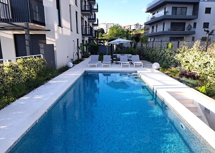 With Private Pool 스플리트