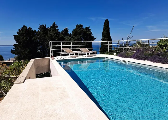 Apartamento With Private Pool Split