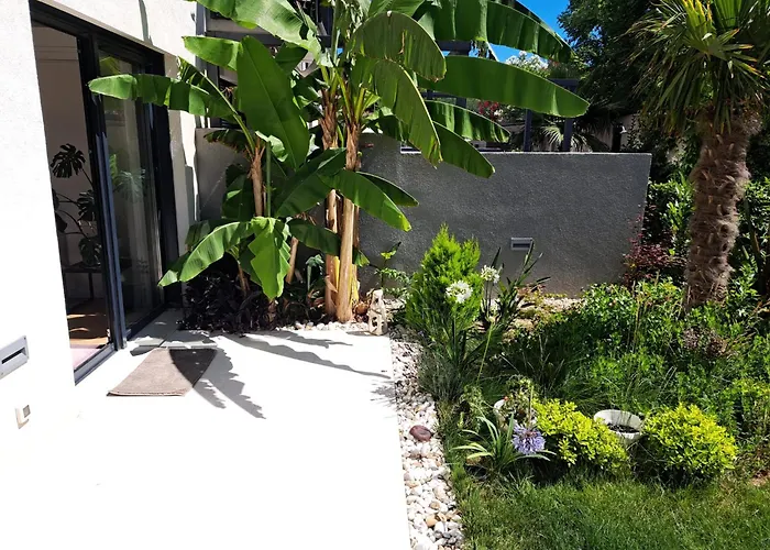 Apartamento With Private Pool Split